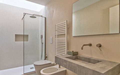 Casa Vita Bella: Bathroom, Flooring, Floor, Plumbing Fixture, Wall, Interior Design, Sink, Toilet, Bathroom Sink, Tap