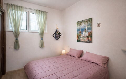 Casa di Bruna Seaview, Albenga: Bed, Furniture, Floor, Interior Design, Bedroom, Flooring, Wall, Bedding, Bed Sheet, Room