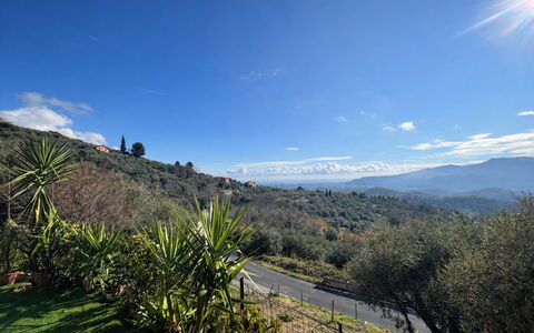 Casa di Bruna Seaview, Albenga: Sky, Mountainous Landforms, Nature, Vegetation, Hill, Horizon, Natural Landscape, Highland, Landscape, Plant Community