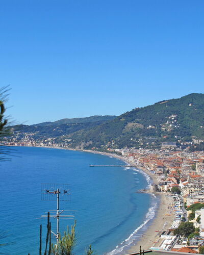 Terrazza con Glicine: Blue, Coast, Body Of Water, Coastal And Oceanic Landforms, Sea, Beach, Horizon, Shore, Summer, Waterway