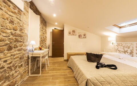 Appartamento la Fontana, Assisi: Interior Design, Furniture, Ceiling, Bedroom, Wood, Flooring, Floor, Textile, Bed, Lighting