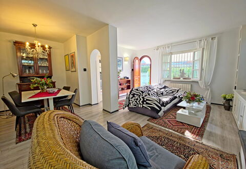 I Cipressi: Furniture, Interior Design, Couch, Flooring, Wood, Floor, Room, Living Room, Ceiling, Apartment