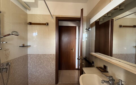 La Casa di Viviana Terrace, Close to the Beach: Bathroom Sink, Bathroom, Plumbing Fixture, Flooring, Sink, Interior Design, Wall, Floor, Ceiling, Mirror