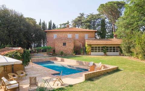 Casale Il Rondò, Private Pool, Città della Pieve: Swimming Pool, Residential Area, House, Architecture, Home, Estate, Shrub, Resort, Garden, Human Settlement