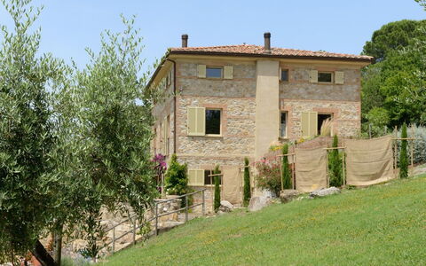 Villa Armonia: Shrub, Cottage, Garden, Farmhouse, Estate, Landscaping, Yard, Backyard, Villa, Historic House