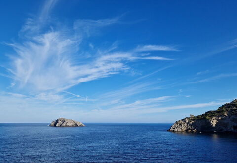 Stella Marina Apartment: Sky, Blue, Water, Horizon, Rock, Coastal And Oceanic Landforms, Sea, Coast, Promontory