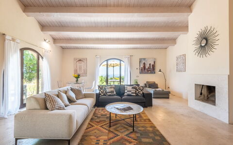 Accommodation:&nbsp;Villa Falco