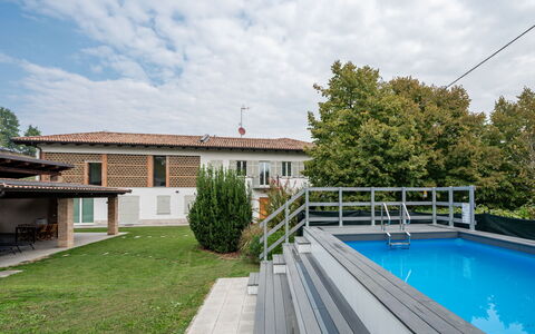 Cuadrat: Swimming Pool, Residential Area, Home, Composite Material, Estate, Shade, Resort, Hacienda, Villa, Porch