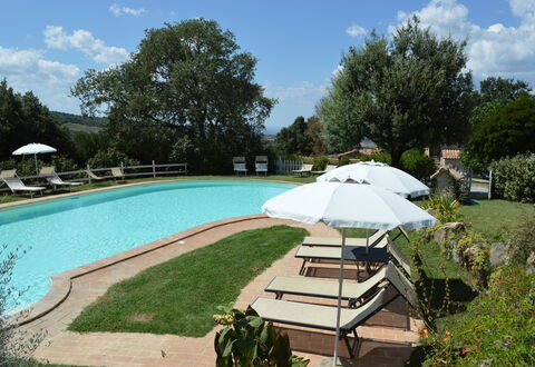 Agriturismo Bellavista, Private Pool, Val D'Orcia: Swimming Pool, Outdoor Furniture, Resort, Garden, Hacienda, Landscaping, Estate, Lawn, Yard, Shade