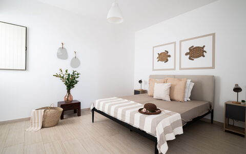 Il Respiro del Mare: Furniture, Flooring, Floor, Interior Design, Wood, Wood Flooring, Bedroom, Bed, Room, Home