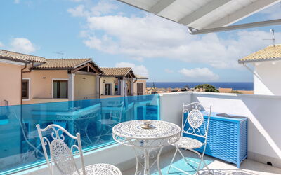 Accommodation:&nbsp;Azzurro 23.5