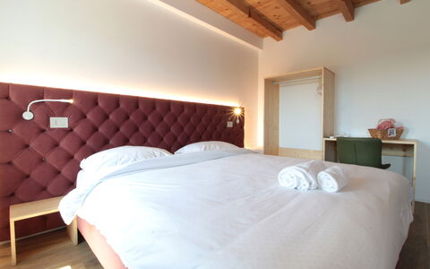 Villa Valdobbiadene Pool Spa: Wall, Interior Design, Wood, Bedroom, Furniture, Bed, Floor, Ceiling, Flooring, Bed Sheet