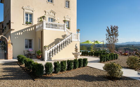 Villa Elisa: Facade, Estate, Garden, Mansion, Villa, Landscaping, Balcony, Yard, Hacienda, Courtyard