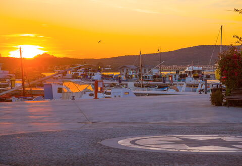 Smeralda Apartment: Sky, Dusk, Afterglow, Horizon, Sunset, Sunrise, Evening, Marina, Orange, Sunlight