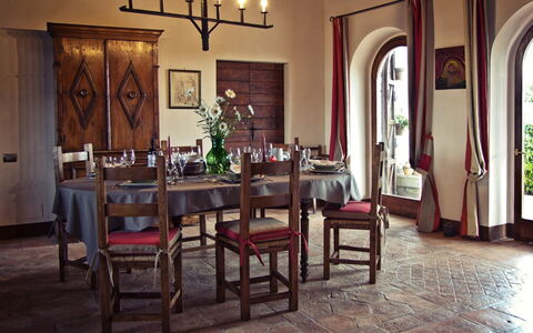 Selvamica: Furniture, Interior Design, Table, Flooring, Chair, Wood, Dining Room, Floor, Kitchen & Dining Room Table, Lighting