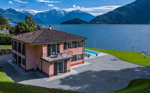 Angela Villa: Villa, Balcony, Farmhouse