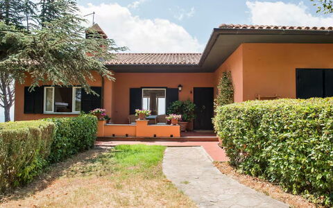 Villa El Olivar: House, Residential Area, Roof, Home, Garden, Estate, Lawn, Cottage, Farmhouse, Hacienda