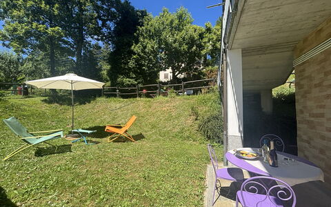 Apartment, Garden, Beigua Unesco Global Geopark: Garden, Backyard, Groundcover, Lawn, Outdoor Furniture, Shade, Yard, Landscaping, Chair, Estate