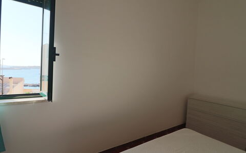 Giulia: Wood, Floor, Flooring, Room, Wood Stain, Bedroom, Hardwood, Daylighting, Bedding, Linens