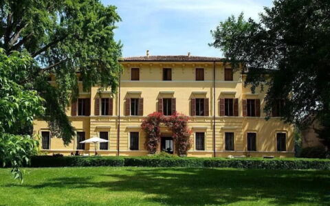Villa Castellani: Lawn, Garden, Estate, Shade, Yard, Hacienda, Landscaping, Park, Villa, Mansion