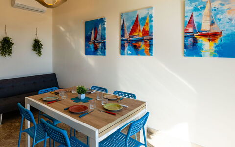 Orizzonte Blu Alassio: Furniture, Interior Design, Wood, Table, Chair, Flooring, Floor, Kitchen & Dining Room Table, Room, Dining Room