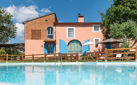Agriturismo le Due Querce: Outdoor Furniture, Estate, Umbrella, Hacienda, Garden, Yard, Chair, Villa, Outdoor Table, Farmhouse