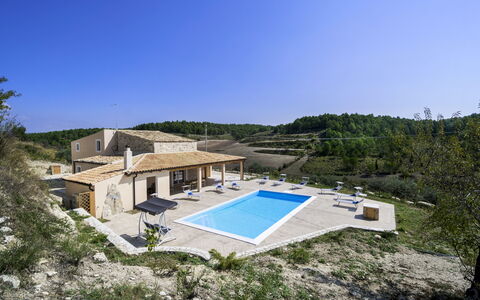 Villa Belvedere: Estate, Villa, Bicycle, Swimming Pool, Farmhouse