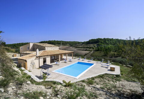 Villa Belvedere: Estate, Villa, Bicycle, Swimming Pool, Farmhouse