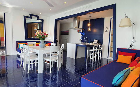 Casa Blue Dream: Furniture, Interior Design, Flooring, Floor, Ceiling, Lighting, Table, Chair, Living Room, Room