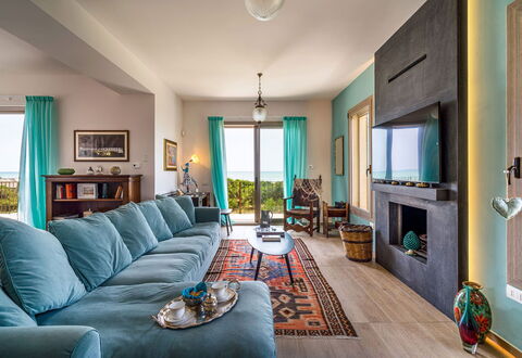 Casa Gentile: Furniture, Table, Interior Design, Couch, Chair, Home, Living Room, Room, Apartment
