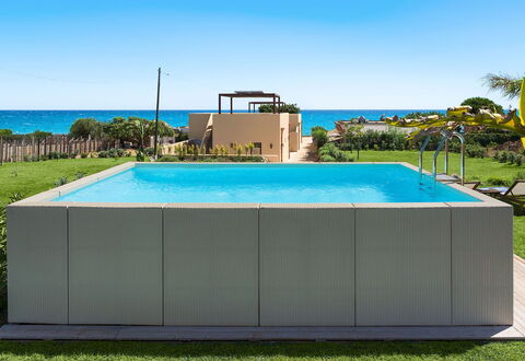 Villa Paprika: Swimming Pool, Composite Material, Garden, Leisure, Shade, Landscaping, Artificial Turf, Backyard, Design, Yard