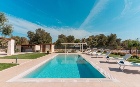 Villa Il Gelsomino: Swimming Pool, Resort, Composite Material, Estate, Shade, Thermae, Water Feature, Hacienda, Design, Villa