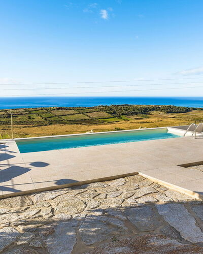 Villa Lily: Blue, Swimming Pool, Flagstone, Walkway, Tile