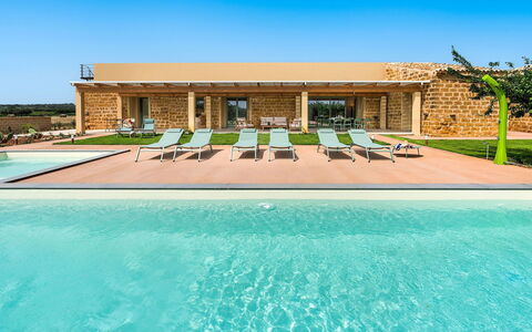 Villa Clemente: Swimming Pool, Resort, Hotel, Villa, Courtyard