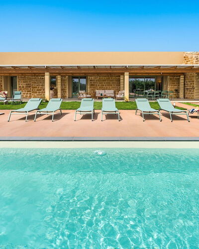 Villa Clemente: Swimming Pool, Resort, Hotel, Villa, Courtyard