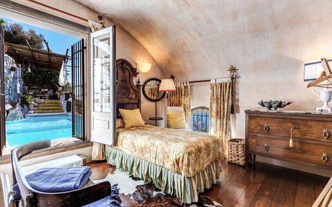 Villa Madonna di Costantinopoli: Furniture, Bedroom, Interior Design, Floor, Flooring, Bed, Bedding, Bed Sheet, Bed Frame, Linens