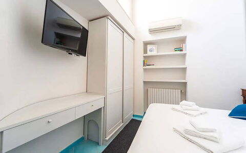 Casa Oscar: Interior Design, Apartment, Bedroom, Bed, Bed Sheet, Bed Frame, Bedding, Hotel, Linens, Mattress