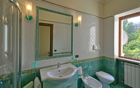 Apartment Bright: Plumbing Fixture, Interior Design, Bathroom Sink, Flooring, Bathroom, Tap, Sink, Floor, Plumbing, Tile