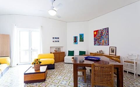 Apartment Snicher: Furniture, Flooring, Interior Design, Floor, Wall, Room, Ceiling, Living Room, Table, Lighting