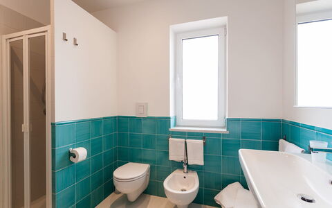 Apartment Snicher: Flooring, Interior Design, Plumbing Fixture, Floor, Bathroom, Plumbing, Toilet, Bathroom Sink, Tap, Tile
