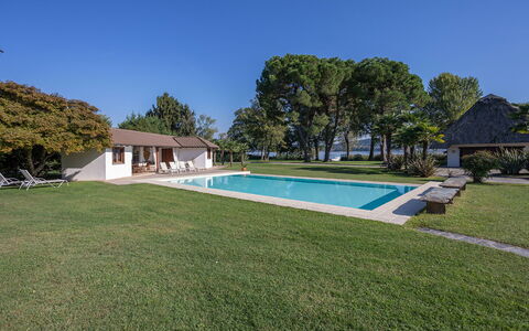 Villa Brin: Swimming Pool, Residential Area, Shade, Home, Estate, Resort, Farmhouse, Cottage, Hacienda, Garden