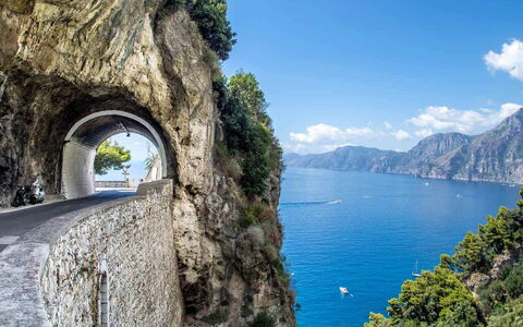 Casa Praiano: Coast, Coastal And Oceanic Landforms, Rock, Terrain, Sea, Headland, Cliff, Tourist Attraction, Ocean, Geology