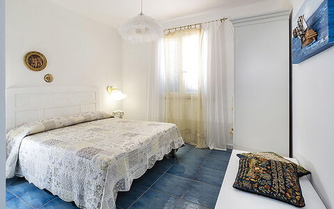 Casa Riccio: Bed, Furniture, Interior Design, Bedroom, Floor, Bedding, Flooring, Bed Sheet, Room, Ceiling