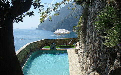 Mansour: Blue, Water, Body Of Water, Coastal And Oceanic Landforms, Sea, Coast, Swimming Pool, Leisure, Ocean, Resort