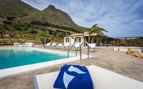Villa Gea: Leisure, Swimming Pool, Resort, Vacation, Eco Hotel, Estate, Resort Town, Villa