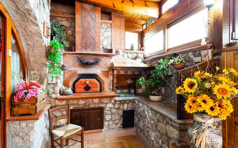 Villa Due Golfi: Flowerpot, Garden, Houseplant, Natural Material, Design, Wood Stain, Landscaping, Brick, Patio, Backyard