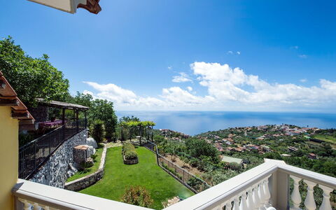 Villa Tortuga: Residential Area, Sea, Coast, Coastal And Oceanic Landforms, Home, Ocean, Balcony, Estate, Resort, Eco Hotel