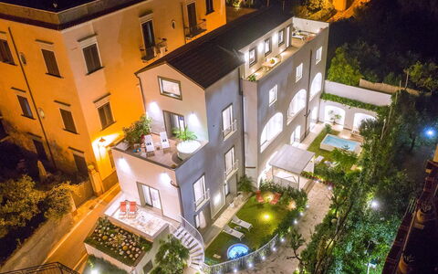 Suite Plumbago: Residential Area, Apartment, Home, Urban Design, Balcony, Estate, Hacienda, Condominium, Courtyard, Design