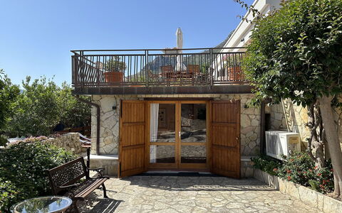 Villa Romy: Flowerpot, Estate, Balcony, Shade, Flagstone, Houseplant, Courtyard, Porch, Yard, Landscaping
