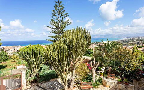 Villa Jamie: Sea, Coastal And Oceanic Landforms, Ocean, Coast, Woody Plant, Garden, Tropics, Landscaping, Beach